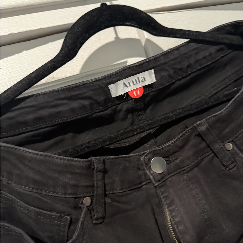Women’s Black Jeans - Classic Straight Fit